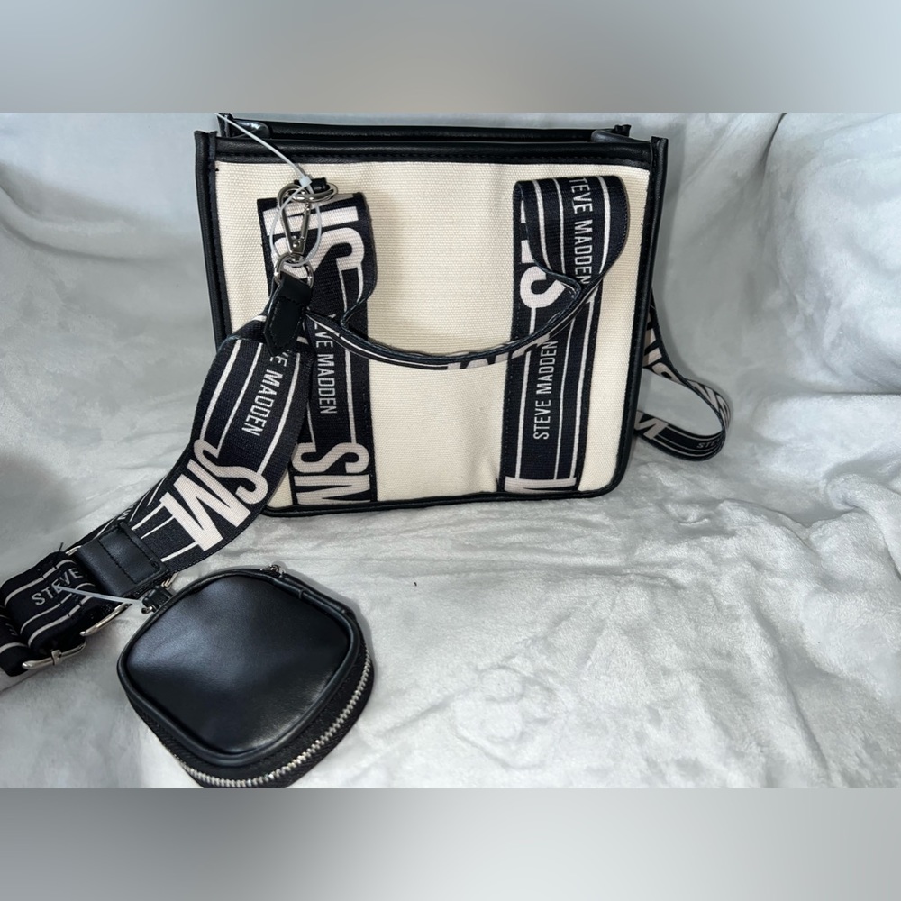 Steve Madden VIRAL BWebber Tote/Crossbody in Crème/Black